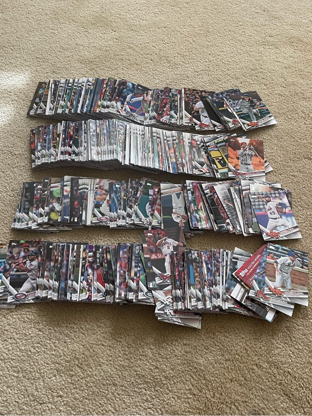 2017 Topps Bulk Baseball Card Lot -600+ cards from the complete set